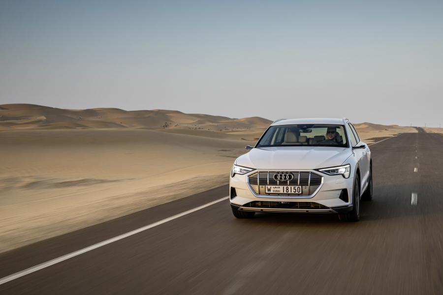  Audi e-tron 55 Quattro 2019 года  (WW) (фото 281 из 452)